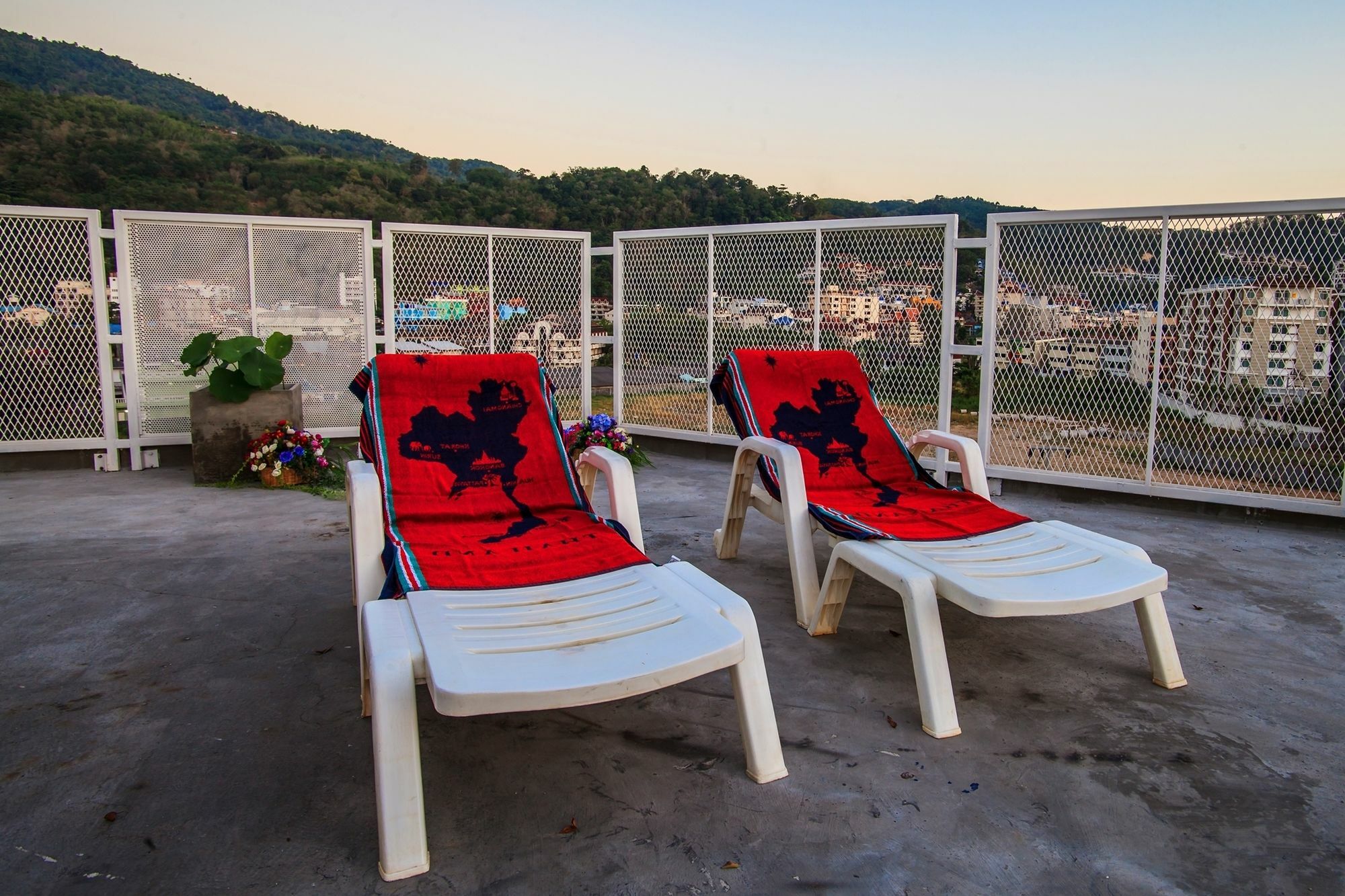 Paksaa Boutique Hotel Patong Kültér fotó