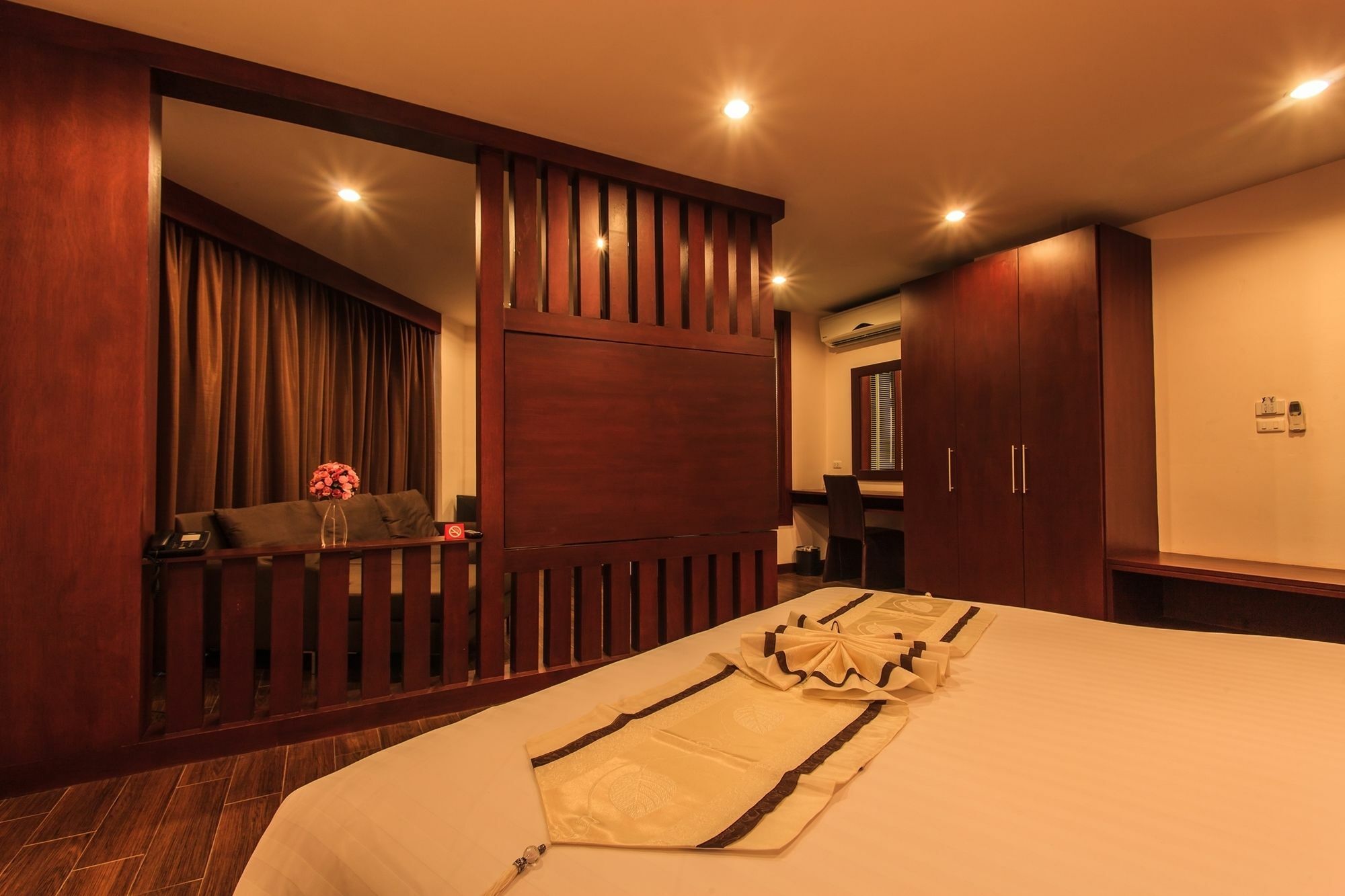 Paksaa Boutique Hotel Patong Kültér fotó